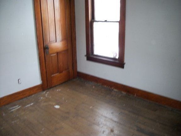 5th image of 179 Ohio Ave NW
