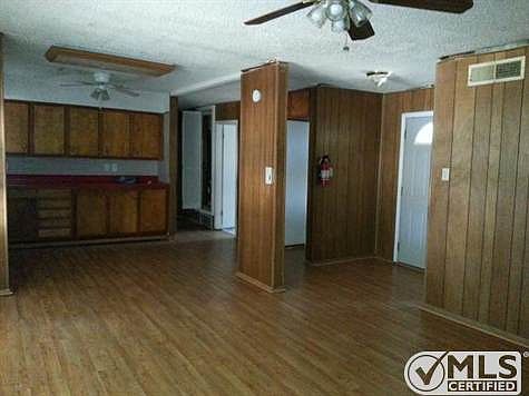 3rd image of 2207 Greenway St