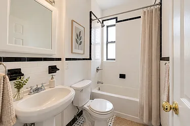 431 3rd Avenue, #64