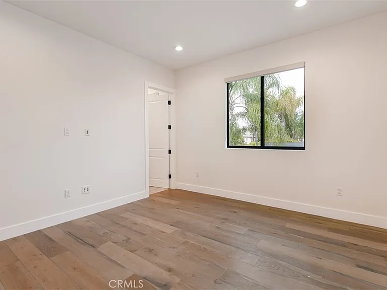 5017 Hesperia Ave — Photo 43