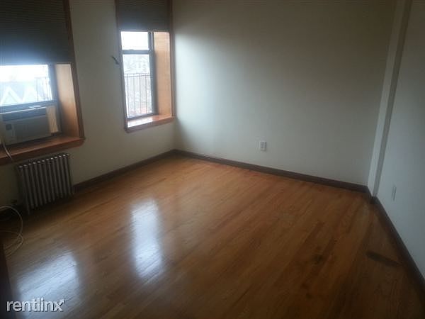 210 Dahill Rd (4C) E