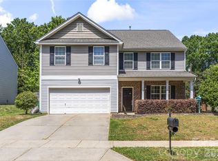 5602 Falkland Ln, Matthews, NC 28104