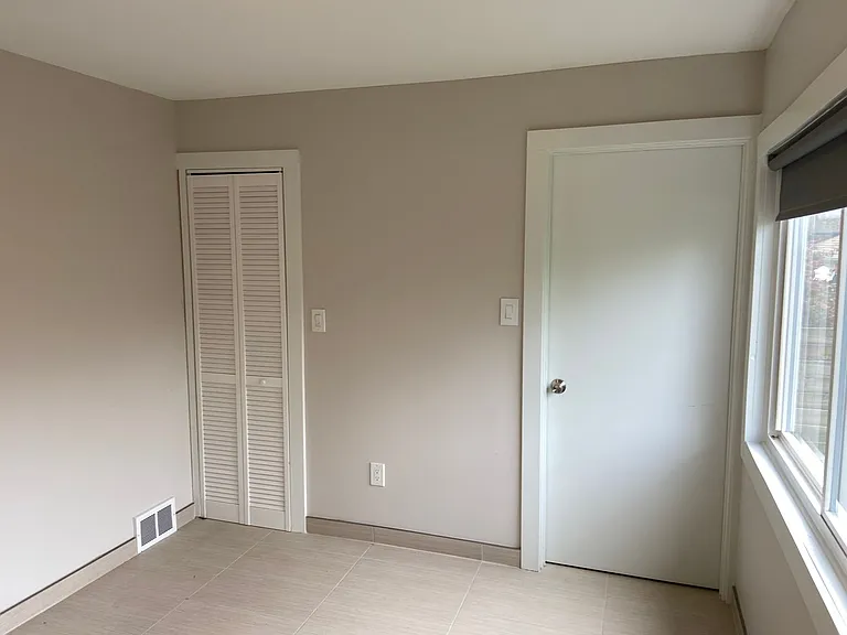 2315 Yemans St — Photo 6