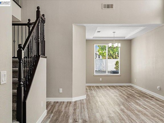 3rd image of 2449 Almanor Dr