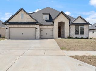 1331 Paragon Dr, Centerton, AR 72719