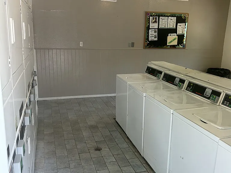 Prestonwood Hillcrest Apartments — Photo 21