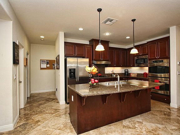 3rd image of 3639 Rosecrest Cir