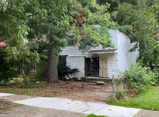 17711 McIntyre St, Detroit, MI 48219