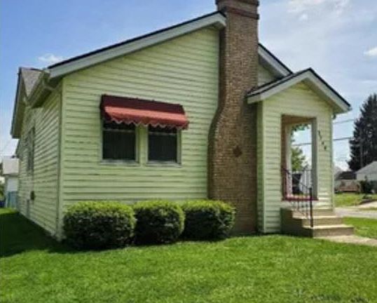 5th image of 2744 Dwight Ave