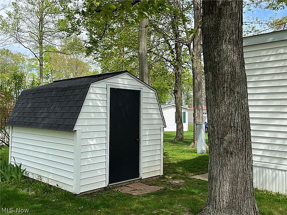 4th image of 1229 Columbiana Lisbon Rd #84