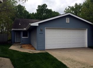 4029 Crossgate Ct, Lawrence, KS 66047