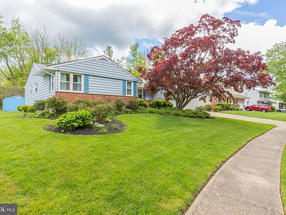 2nd image of 2143 Brandywood Dr