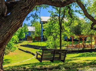 210 W Park St, Fredericksburg, TX 78624