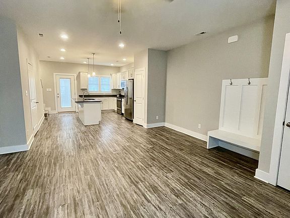 2nd image of 19 High St #1