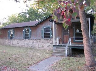 100 Hill St, Crystal Springs, MS 39059