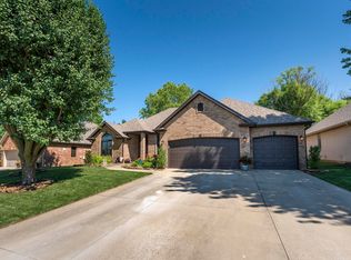 917 E Lakewood St, Springfield, MO 65810