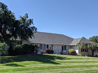 14 Country Squire Ln, Holmdel, NJ 07733