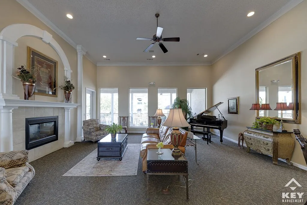 La Crosse Apartments — Photo 4