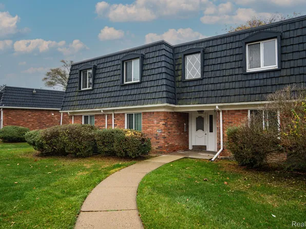 1876 Colonial Village Way APT 3, Waterford, MI 48328