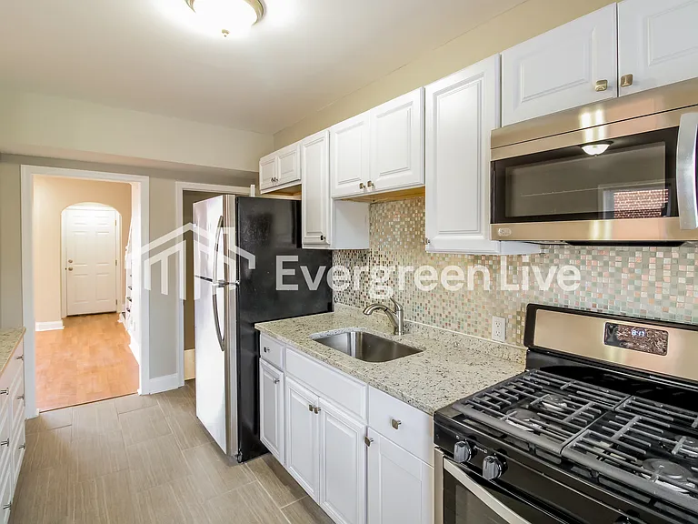 132 N Monastery Ave — Photo 7
