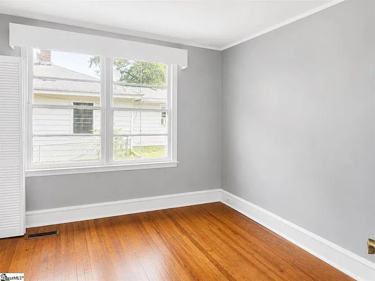 111 Bethune St S — Photo 8