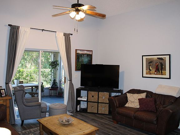 4th image of 1120 Rock Springs Dr