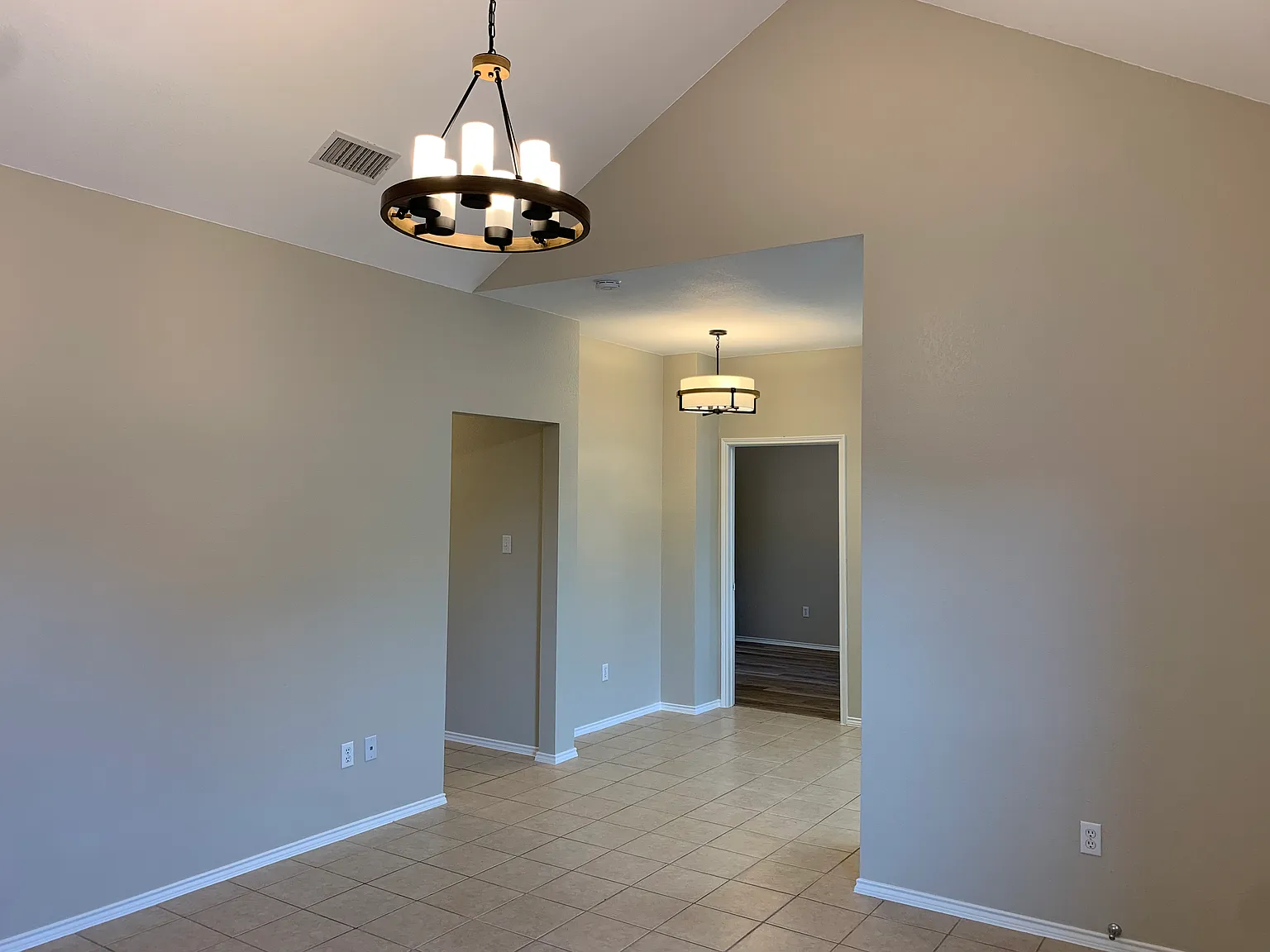 103 Lindas Creek Ln — Photo 4