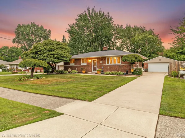 37050 Ilene St, Clinton Township, MI 48036