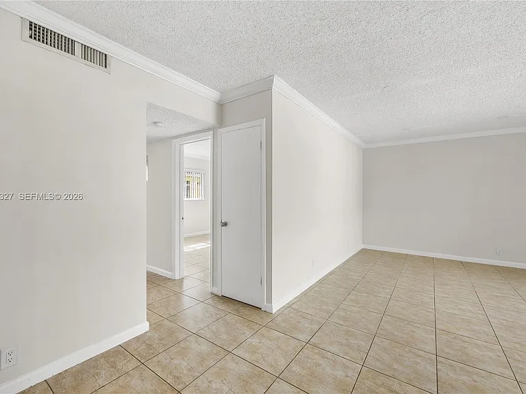 5420 Hollywood Blvd #202 — Photo 6