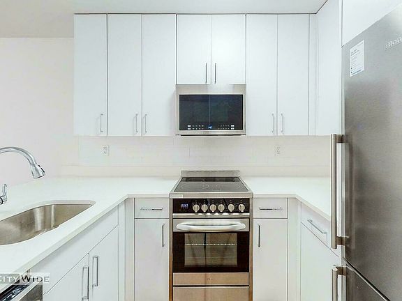 4th image of 1045 Lexington Ave #4