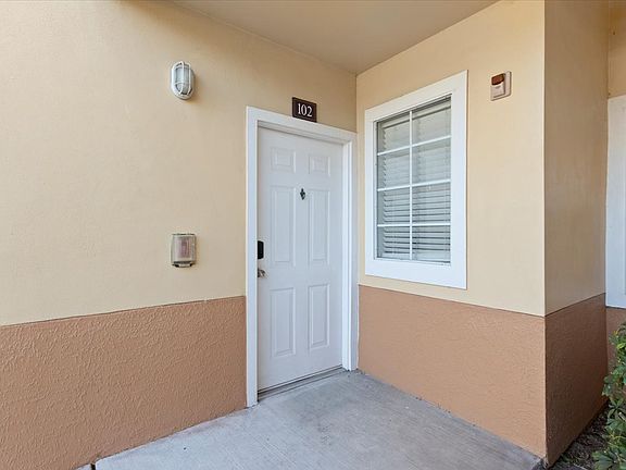 3rd image of 1050 Villagio Cir Unit 102