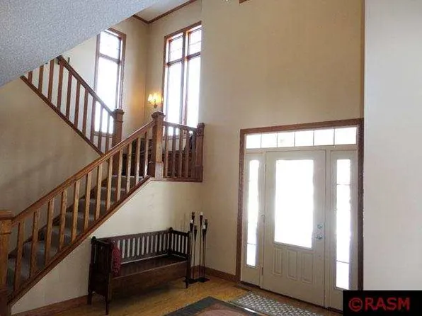 2164 Red Tail Ln, North Mankato, MN 56003