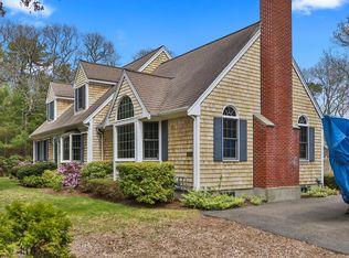 10 Tobey Ln, Falmouth, MA 02536