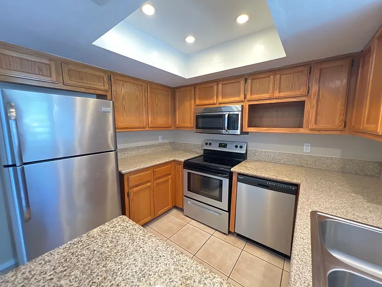 2600 Brookside Dr #20 — Photo 8
