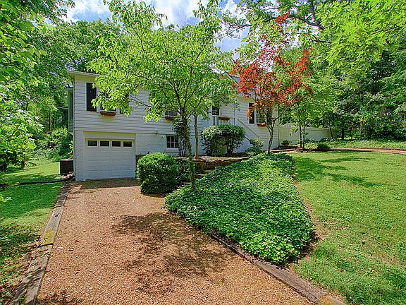 2nd image of 3858 Dellwood Dr