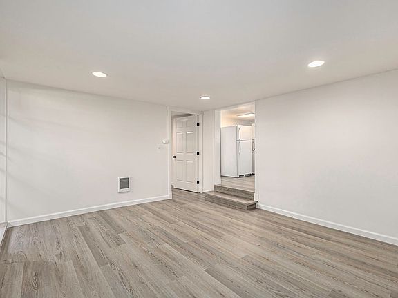 5th image of 1535 Benton St APT B