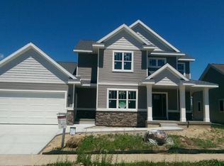 2348 Walnut Hl, Sun Prairie, WI 53590