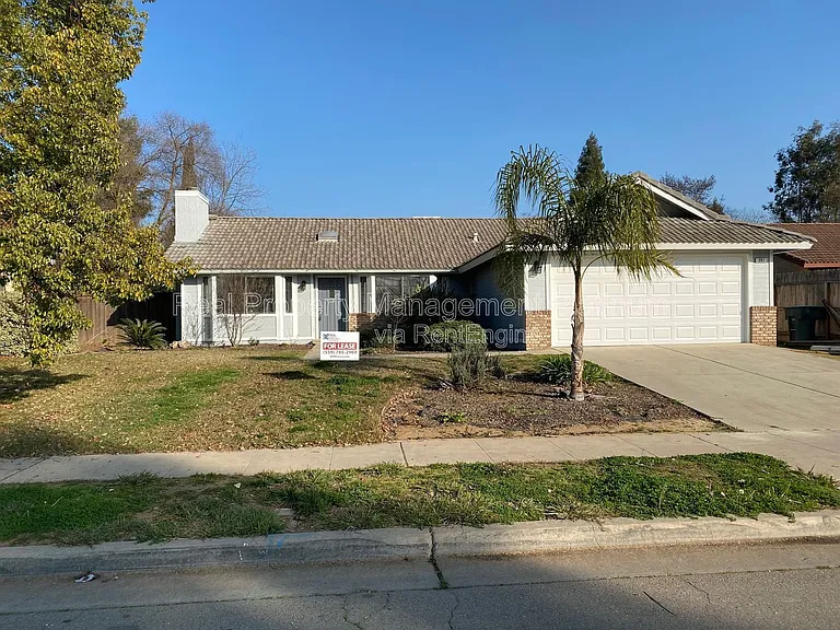 391 Armstrong Ave — Photo 2