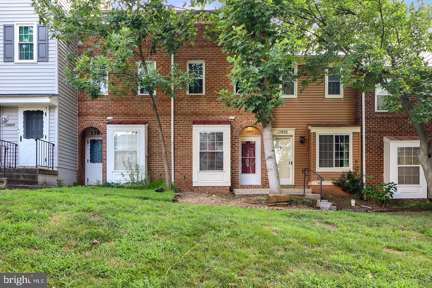 3 bed, 2.0 bath, 1129 sqft, $2,700 — Photo 1