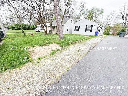 857 S Waverly St Photo 1