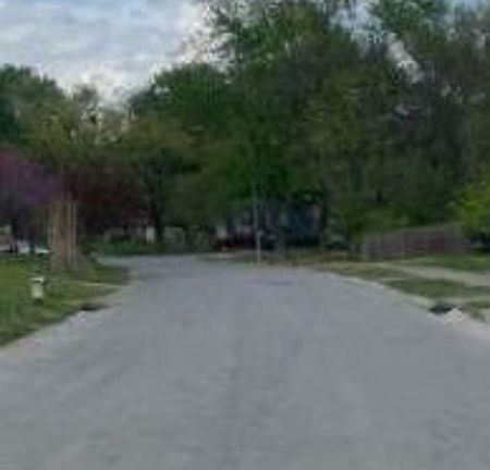 Exterior Neighborhood (street photo)