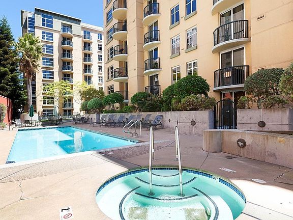 3rd image of 1800 Washington St #709