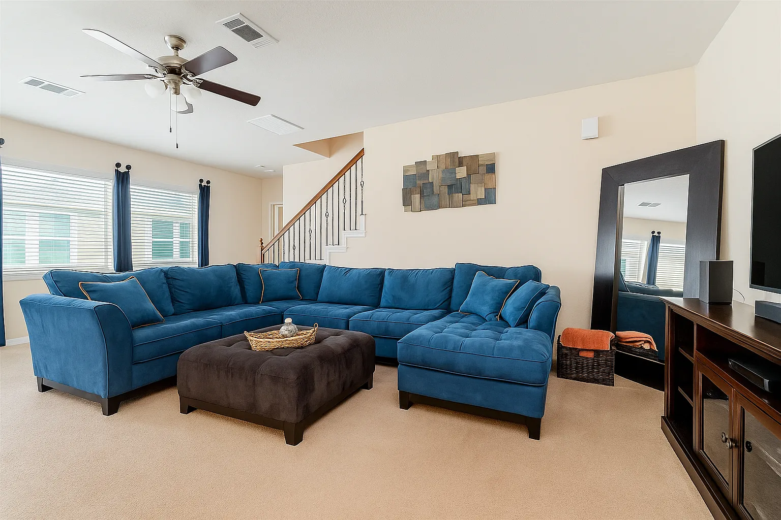 4 bed, 2.5 bath, 1811 sqft, $3,600 — Photo 1