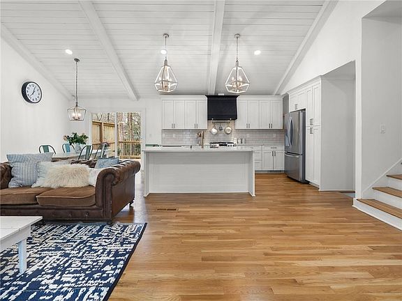 5th image of 1350 Sanden Ferry Dr