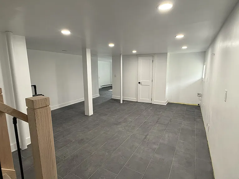 610 Laurelton Blvd #3 — Photo 18