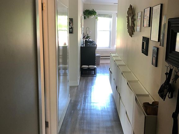 4th image of 1415 W Hutchinson St #1S