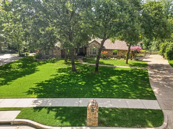 1812 Winding Creek Blvd, Flower Mound, TX 75022