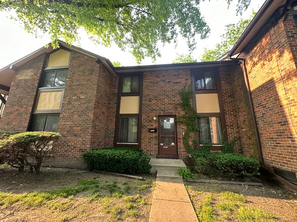 18W100 Kirkland Ln, Villa Park, IL 60181