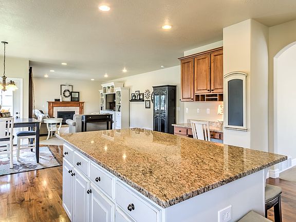 4th image of 3268 Canyon Meadow Dr