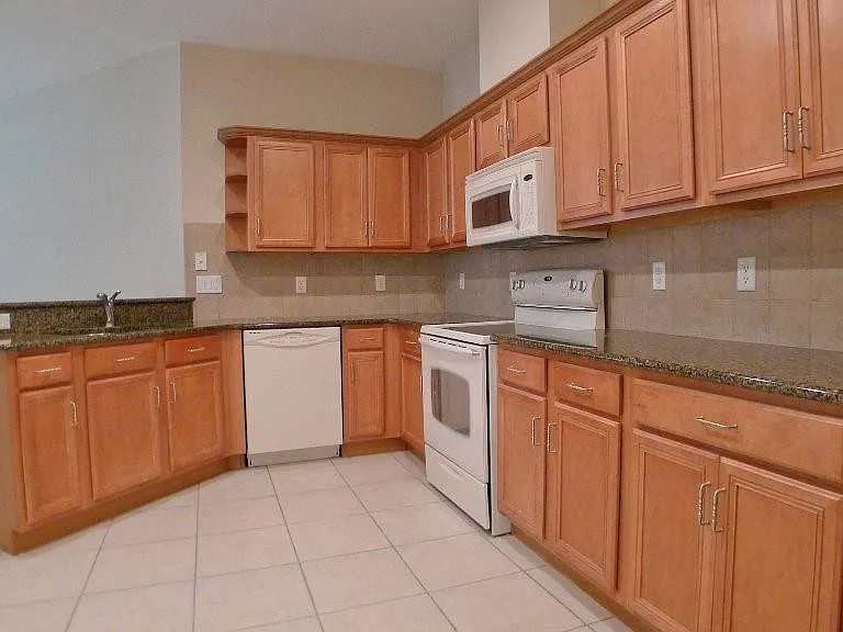 3315 Chapel Creek Cir — Photo 8
